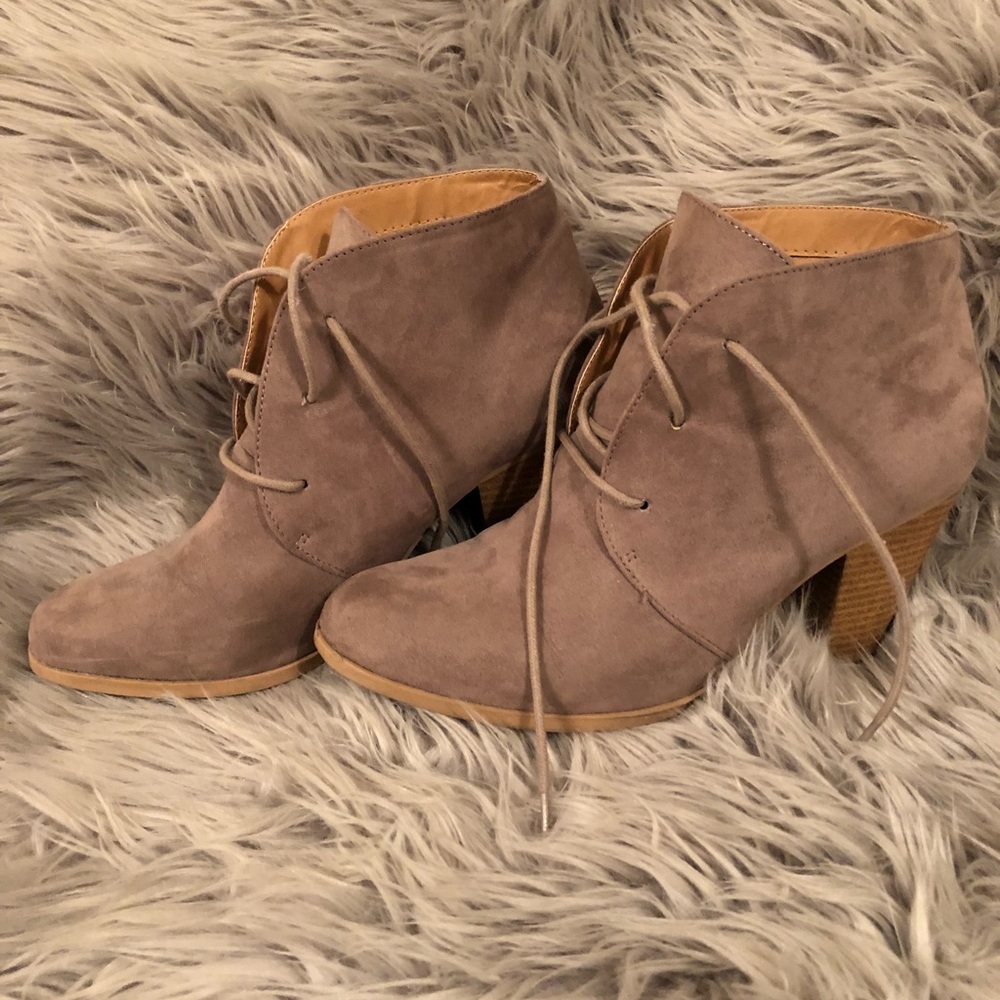 ✨Taupe Booties✨